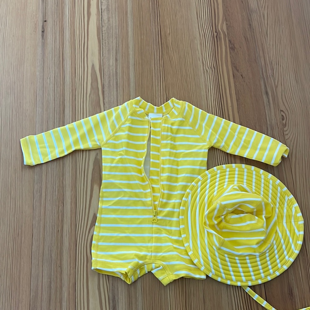 Hanna Andersson rashguard bathing suit and sun hat